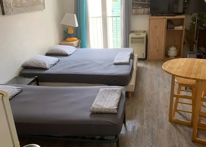 Ajaccio Vielle Ville Imperiale Grand Studio Pour 3 A 4 Personnes A Proximite Du Port Et Des Plus Belles Plages